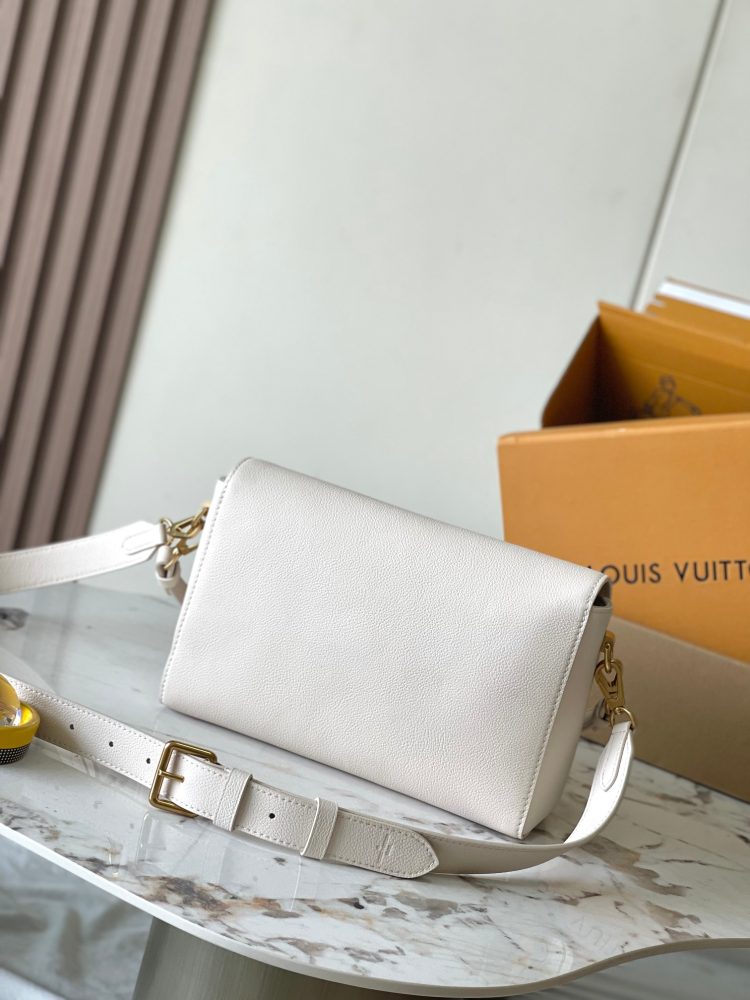 LV Louis Vuitton Women's Bag SOFT TWIST Handbag 【Official Product Number: M25359】 - Image 4