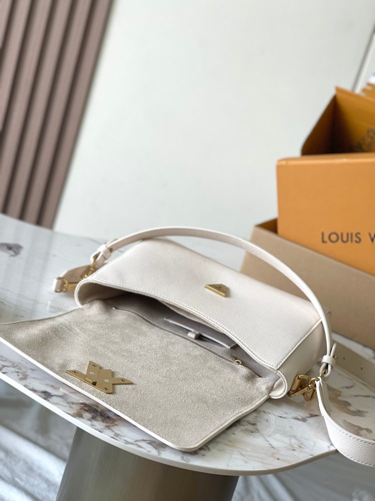 LV Louis Vuitton Women's Bag SOFT TWIST Handbag 【Official Product Number: M25359】 - Image 9