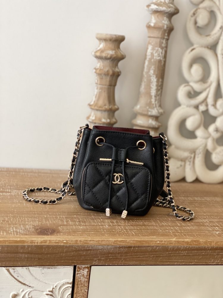 Chanel women's bag [Official number: 2913] (1)