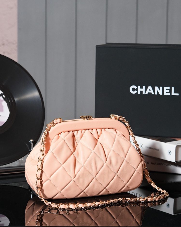 Chanel women's bag [Official number: 4714] (1) - Image 3