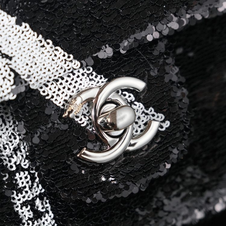 Chanel women's bag [Official number: 99932] - Image 8