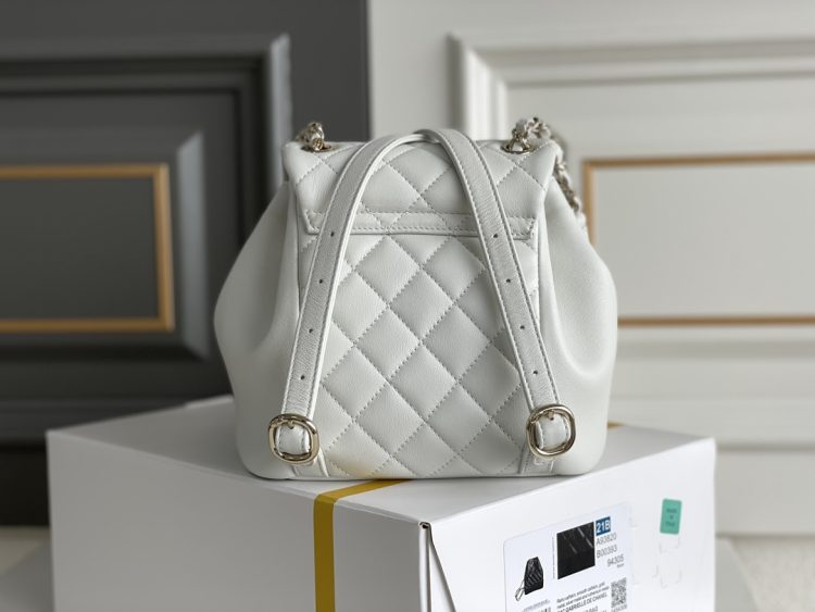 Chanel women's bag [Official number: 2908] - Image 4