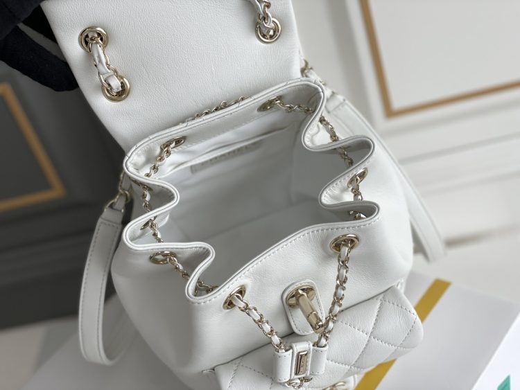 Chanel women's bag [Official number: 2908] - Image 8