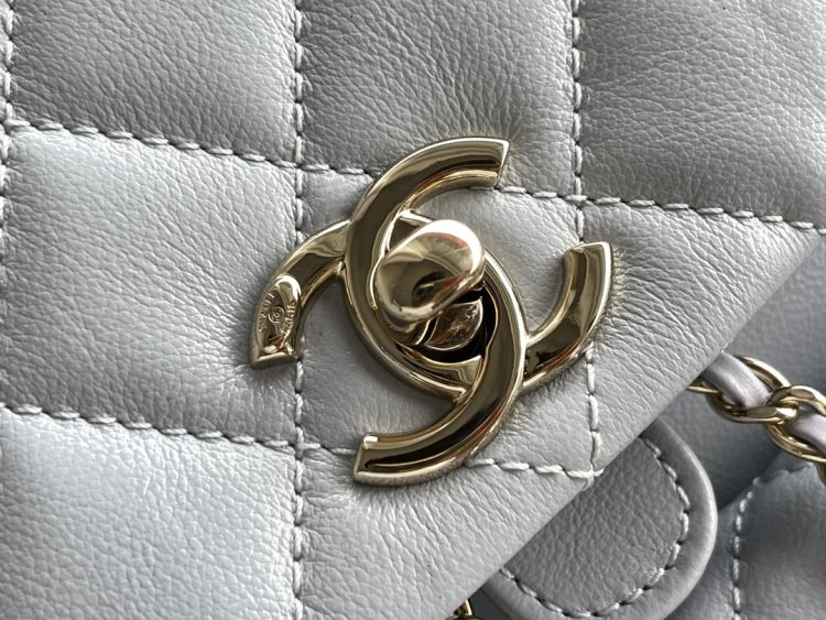 Chanel women's bag [Official number: 2908] (1) - Image 7