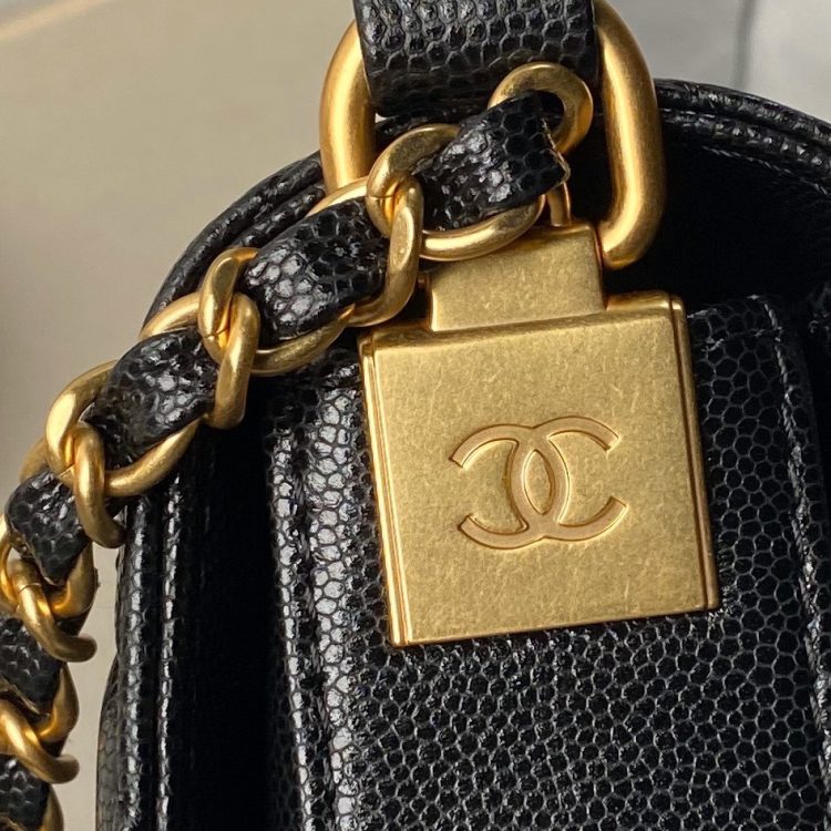 Chanel women's bag [Official number: 6262] - Image 6