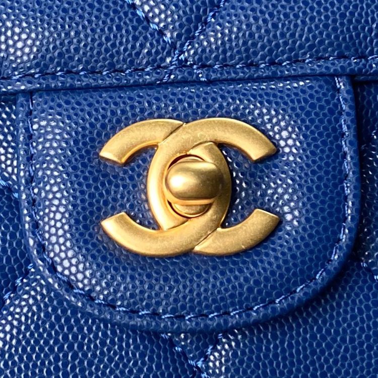 Chanel women's bag [Official number: 6262] (1) - Image 4