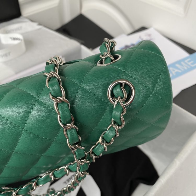 Chanel women's bag [Official number: 01112] - Image 5