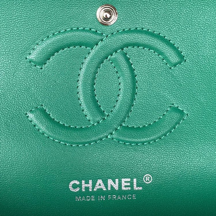 Chanel women's bag [Official number: 01112] - Image 9