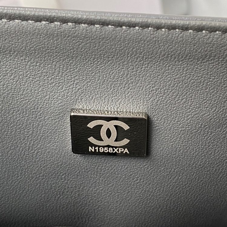 Chanel women's bag [Official number: 01112-1] - Image 9