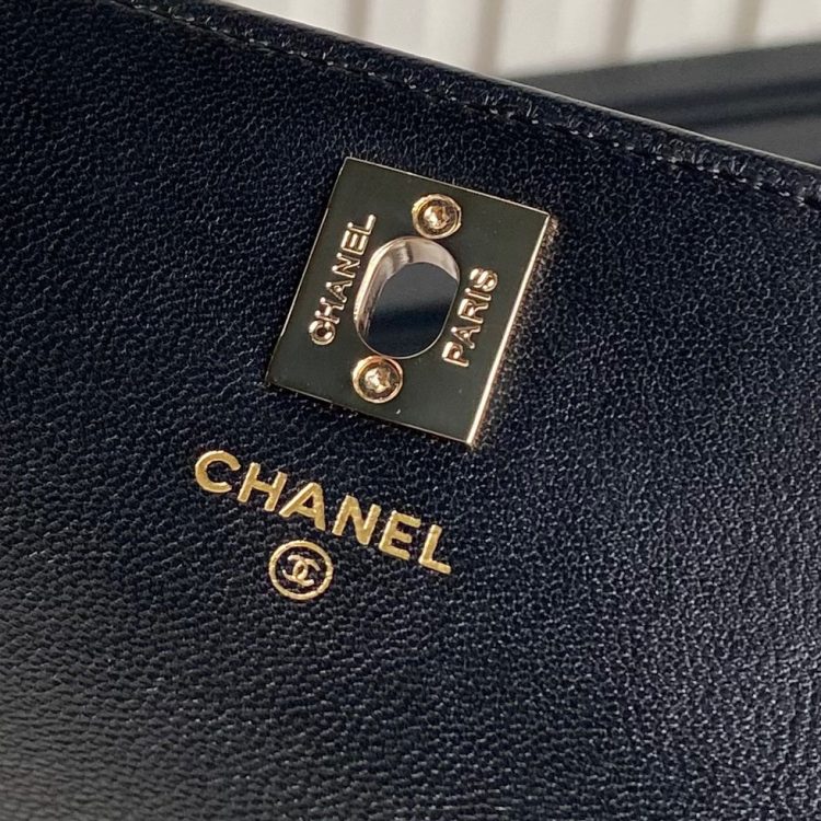 Chanel women's bag [Official number: 4044] - Image 10