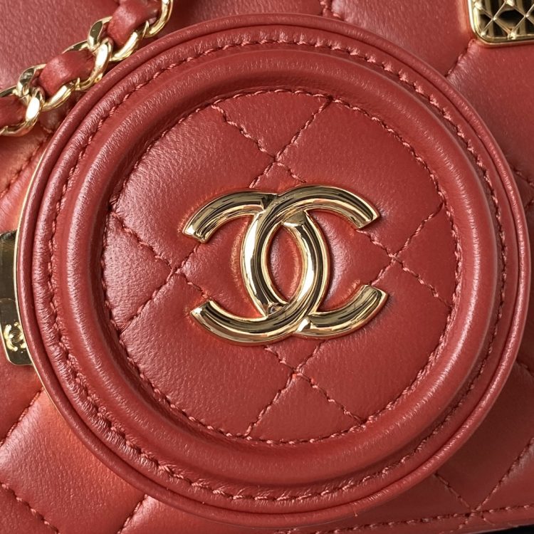 Chanel women's bag [Official number: 4817] (1) - Image 4